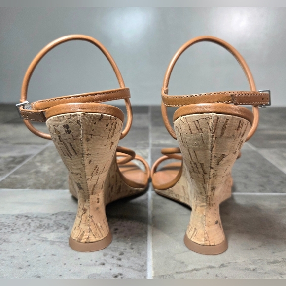 SCHUTZ DARYL NAPPA LEATHER CORK SCULPTURAL WEDGE SANDALS. - Picture 6 of 9